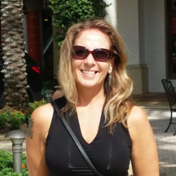 Meet your Posher, Sandy - Picture 1 of 1